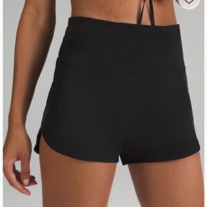 Lululemon Speed Up High-Rise Lined Short in Black.